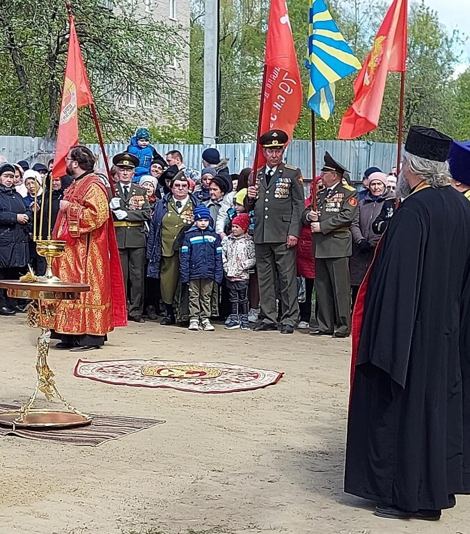 Освещение креста на воинский храм